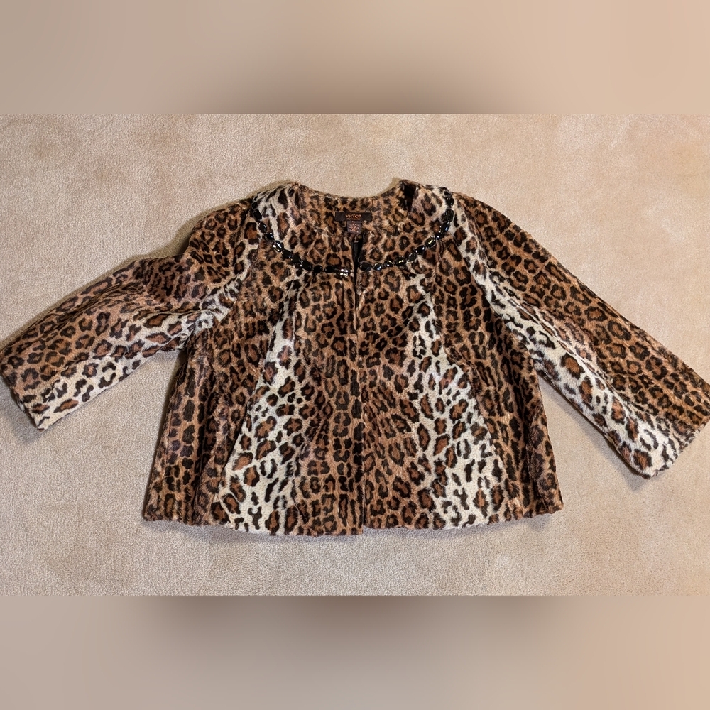 Victor Alfaro Faux Fur Leopard Print Cropped Jacket 3/4 Sleeve Jeweled Neck Sz12 - Picture 9 of 12